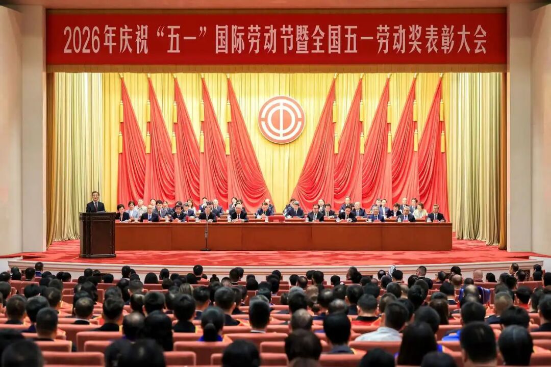 致敬V体育奋斗者！ 五一焦芈见证钢铁匠心 青年前锋彰显钢铁担任